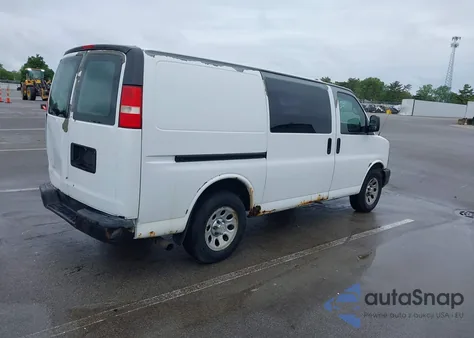 2010 Chevrolet Express 1500 Work Van из США, поврежденный, VIN 1GCUGADX3A1107386